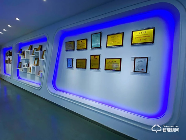 十五載品牌實(shí)力見證,安嘉智能鎖經(jīng)銷發(fā)展正強(qiáng)勁! 十五載品牌實(shí)力見證,安嘉智能鎖經(jīng)銷發(fā)展正強(qiáng)勁!