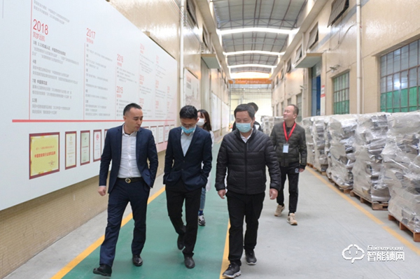 佳兆業(yè)科創(chuàng)集團(tuán)領(lǐng)導(dǎo)一行蒞臨櫻花智能鎖參觀考察 佳兆業(yè)科創(chuàng)集團(tuán)領(lǐng)導(dǎo)一行蒞臨櫻花智能鎖參觀考察