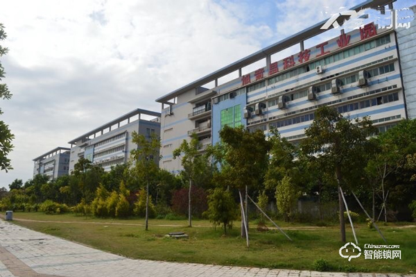 五大加盟優勢,人臉識別鎖專家,弘博匯智能鎖持續領跑行業! 五大加盟優勢,人臉識別鎖專家,弘博匯智能鎖持續領跑行業!