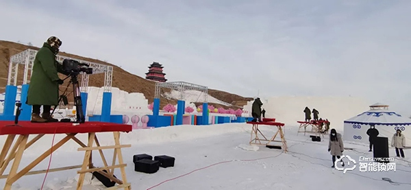 楊格智能鎖贊助戶外真人秀《勇者向前沖》，春節期間登錄多家衛視