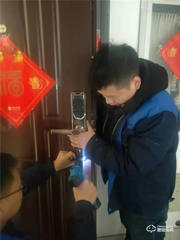 安嘉智能鎖聯手京東 | 關愛老人，惠民進小區