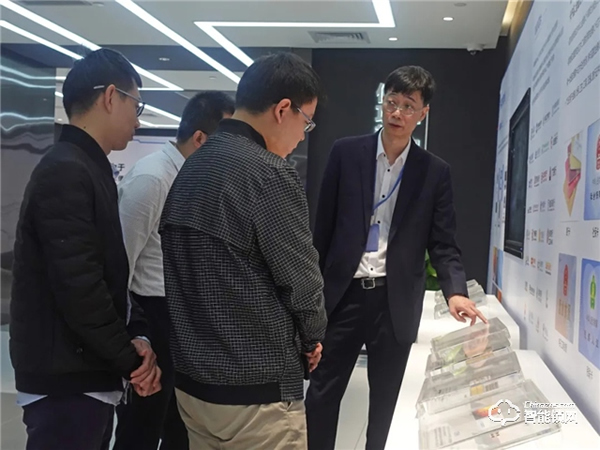 中國(guó)電信天翼物聯(lián)公司領(lǐng)導(dǎo)參訪國(guó)民科技,交流智能門(mén)鎖如何賦能租住行業(yè)運(yùn)營(yíng)升級(jí) 中國(guó)電信天翼物聯(lián)公司領(lǐng)導(dǎo)參訪國(guó)民科技,交流智能門(mén)鎖如何賦能租住行業(yè)運(yùn)營(yíng)升級(jí)