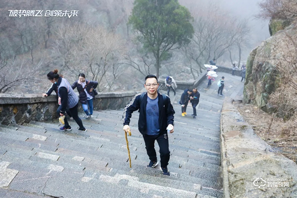 破勢騰飛,創(chuàng)領(lǐng)未來!飛利浦智能鎖2020年度經(jīng)銷商大會圓滿召開! 破勢騰飛,創(chuàng)領(lǐng)未來!飛利浦智能鎖2020年度經(jīng)銷商大會圓滿召開!