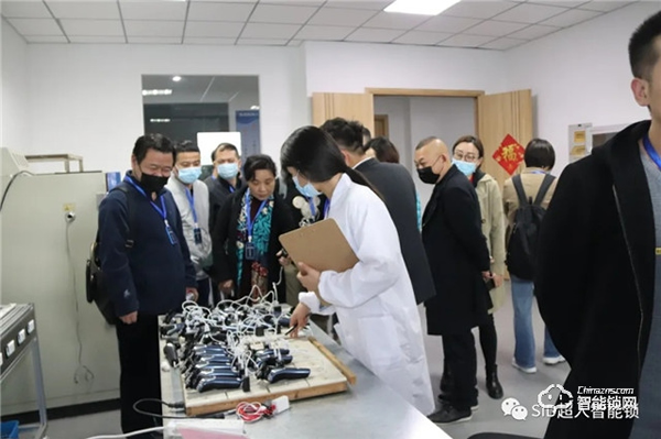 熱烈歡迎西安武漢兩地地產(chǎn)團(tuán)隊(duì)走進(jìn)超人! 熱烈歡迎西安武漢兩地地產(chǎn)團(tuán)隊(duì)走進(jìn)超人!