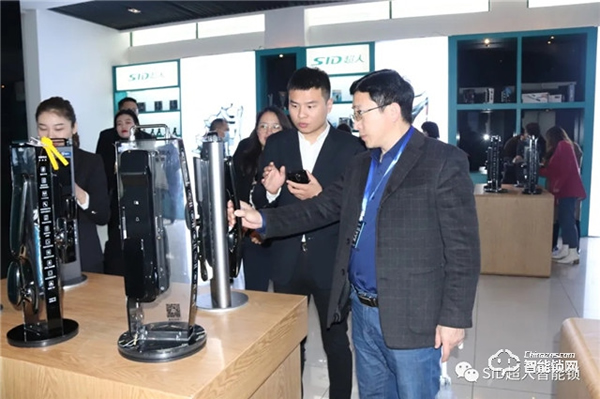 熱烈歡迎西安武漢兩地地產(chǎn)團(tuán)隊(duì)走進(jìn)超人! 熱烈歡迎西安武漢兩地地產(chǎn)團(tuán)隊(duì)走進(jìn)超人!