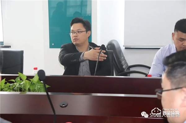 河南省房地產(chǎn)招標(biāo)采購協(xié)會(huì)走進(jìn)超人參觀考察