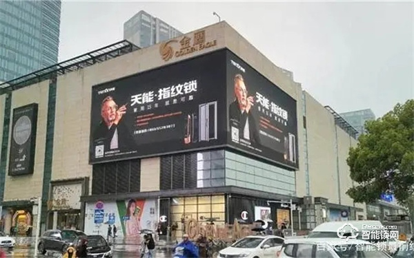 天能新品廣告再次登陸廣州白云機場，賦能升級！