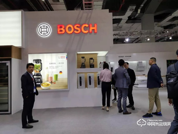 近百個智能鎖品牌上海建博會爭奇斗艷，這些新技術和黑科技成關注焦點