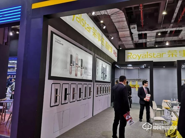 近百個智能鎖品牌上海建博會爭奇斗艷，這些新技術和黑科技成關注焦點