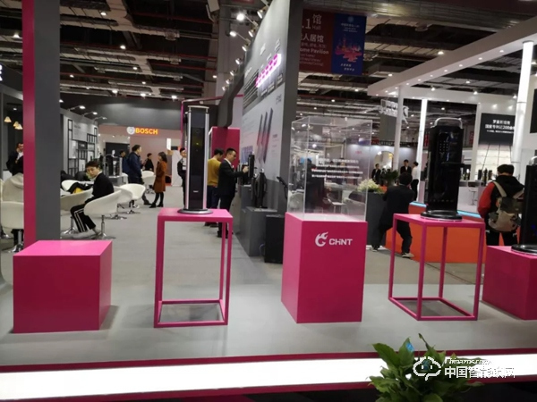 近百個智能鎖品牌上海建博會爭奇斗艷，這些新技術和黑科技成關注焦點