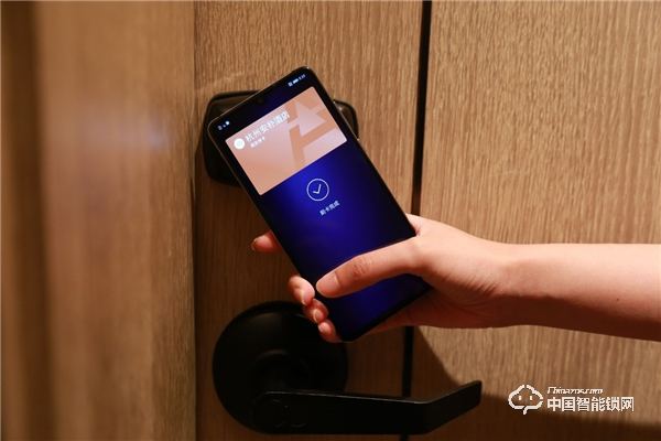 Huawei Pay攜手第吉爾智能門鎖，支持將酒店房卡寫入手機