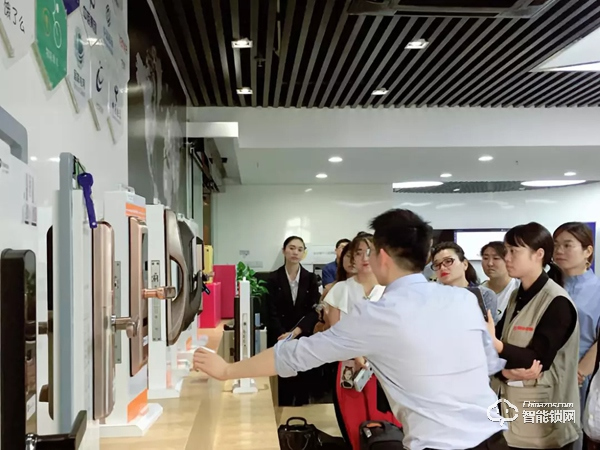 飛利浦自帶流量成智能鎖高端品牌 艾特完成全屋智能布局 物聯鎖-智能車鎖及智能掛鎖隱形冠軍