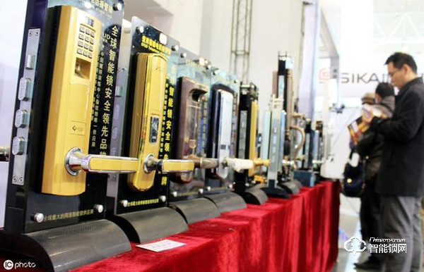 央視曝光：失去安全防護功能，智能門鎖只是“智障門鎖”