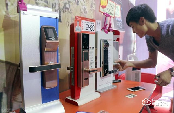 智能門鎖怎么選？別聽(tīng)導(dǎo)購(gòu)忽悠，關(guān)注這幾個(gè)方面就夠了！