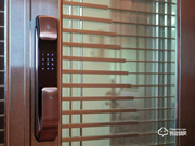 優點智能鎖e1怎么打開電池蓋  使用優點智能鎖e1要注意哪些方面