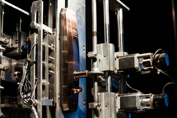 因特智能鎖加入上市公司頂固后，為何自稱花費(fèi)如流水一般？