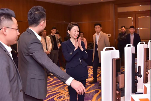 格里維爾智能鎖丨簽約九球天后潘曉婷 開啟2021新篇章