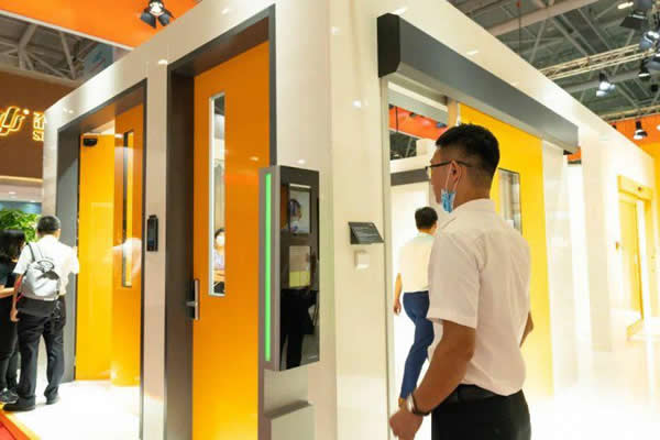 多瑪凱拔與馬斯德克共同亮相CHCC2020