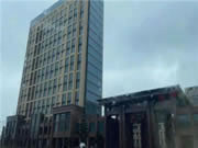 科裕智能鎖:白色門配黑色分體鎖，真是非常搭配