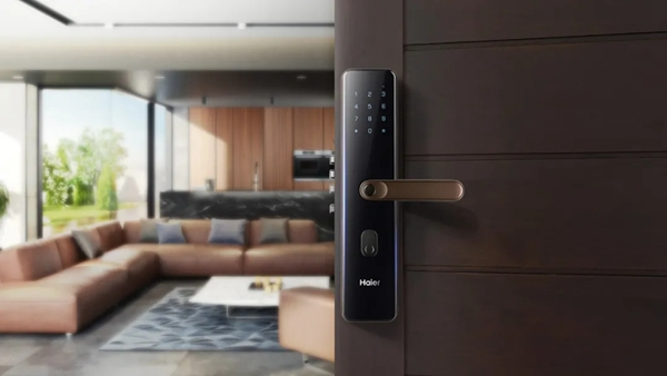 海爾智能門鎖：大包小包回小家 輕松開門我有TA