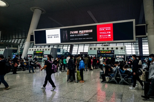 德施曼麒麟R8“刷臉”亮相各大機場高鐵站，二代3D人臉智能鎖迅速引爆中高端市場