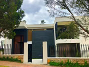 河?xùn)|智能家居： 收放自如、隨心切換