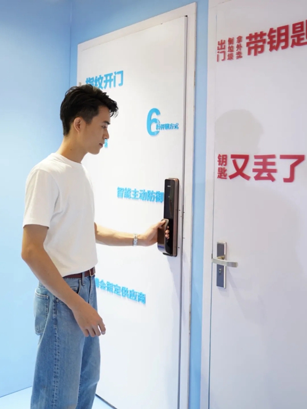 好太太【夢幻快閃店】營業 施華洛世奇®元素項鏈免費送