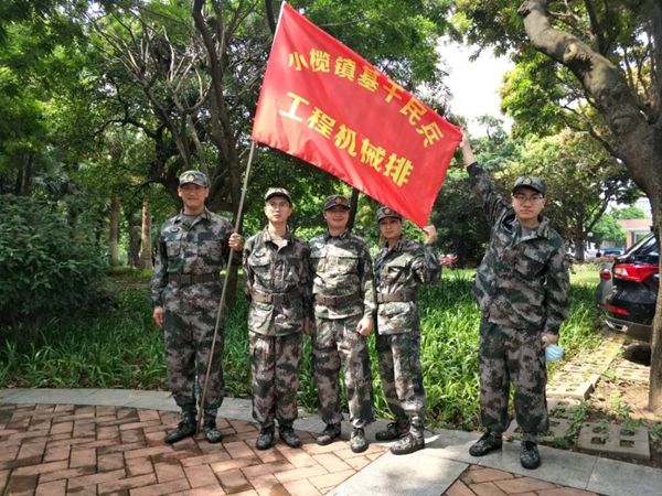 楊格鎖業(yè) 穿上軍裝的他們，英姿颯爽