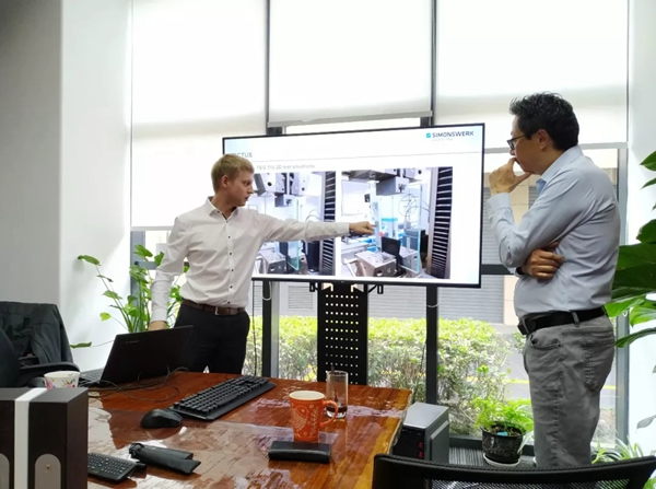 德國百年鉸鏈系統品牌SIMONSWERK拜訪LeDiff鹿百齡并舉行品牌培訓