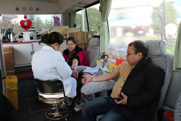 王力員工擼起袖子獻(xiàn)愛心 一點(diǎn)一滴情匯聚