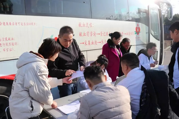 王力員工擼起袖子獻(xiàn)愛心 一點(diǎn)一滴情匯聚