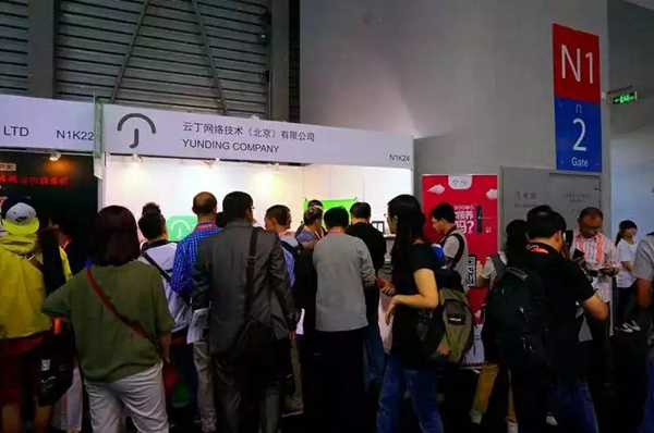 鹿客智能鎖CES展最潮真愛(ài)粉：走在科技前沿的耄耋老人