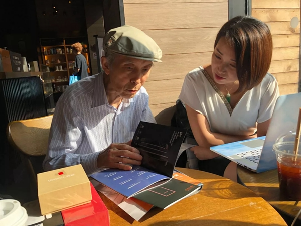 鹿客智能鎖CES展最潮真愛(ài)粉：走在科技前沿的耄耋老人