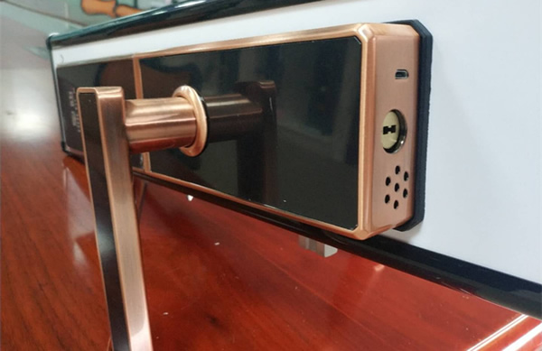 智能鎖沒電了怎么辦？這五個方法要記住，就算壞了也能用