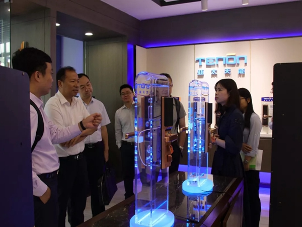 亞太天能智能鎖迎接廣州市工信局局長一行蒞臨調研指導