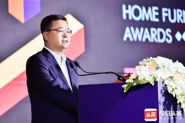 紫光物聯智能家居斬獲金線條風云人物獎及金線條產品專業技術獎兩項大獎