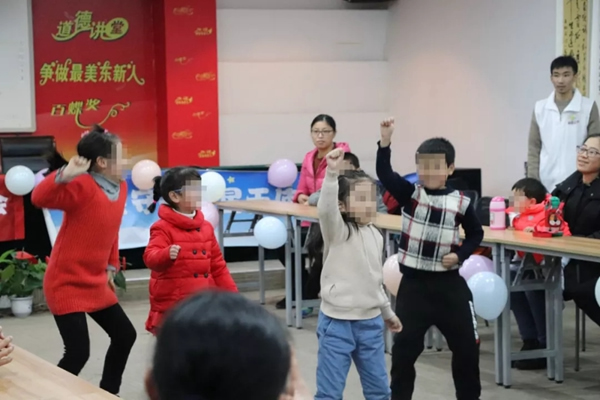 德施曼小嘀云智能鎖“曼步星空”歌舞會(huì)開(kāi)啟2019溫暖新春