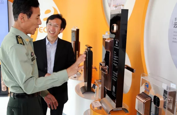 移康智能鎖：閔行區武裝部部長一行蒞臨我司調研考察