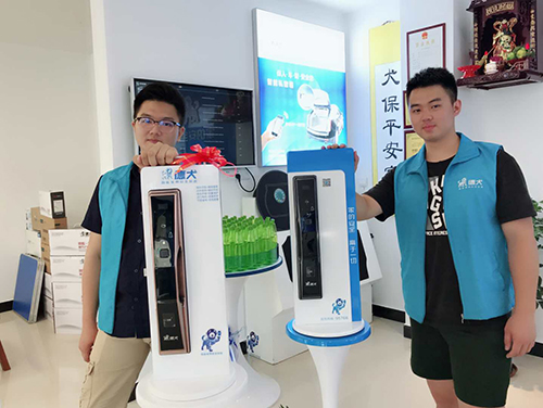 德犬體驗店成功案例：年輕人創(chuàng)業(yè)選擇比努力更重要！