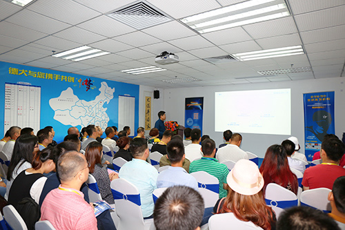 智能門鎖品牌怎么加盟才靠譜？德犬為您鋪就財(cái)富之路