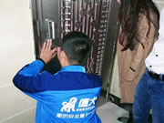 德犬智能鎖為什么不能多一個(gè)很酷的開門鎖小哥呢