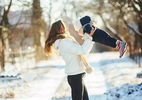 德犬智能攝像頭，手掌這么大，也能容下一個(gè)家