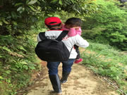 頂固安全門鎖:溫暖的背影,蘊含滿滿的愛