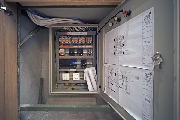 河?xùn)|智能家居：中餐館的智能燈光控制體驗(yàn)