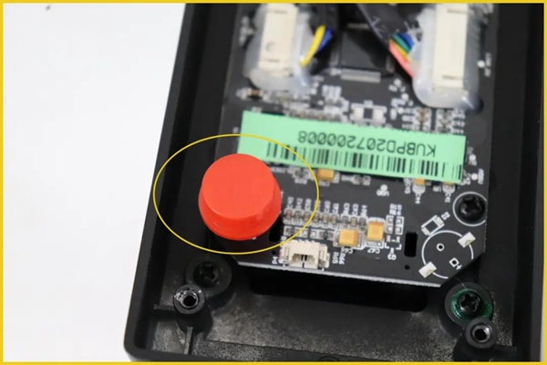 顏值超群，內(nèi)在有料！行業(yè)權(quán)威媒體拆機(jī)測(cè)評(píng)KUB-KX9智能鎖!