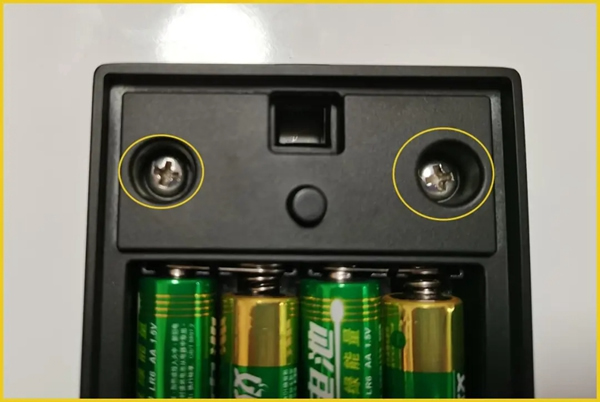 顏值超群，內(nèi)在有料！行業(yè)權(quán)威媒體拆機(jī)測(cè)評(píng)KUB-KX9智能鎖!