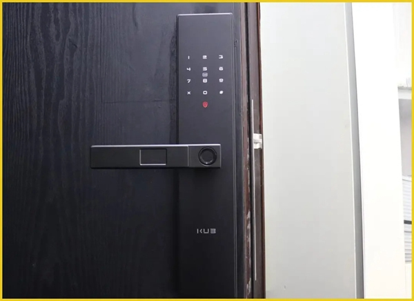 顏值超群，內(nèi)在有料！行業(yè)權(quán)威媒體拆機(jī)測(cè)評(píng)KUB-KX9智能鎖!