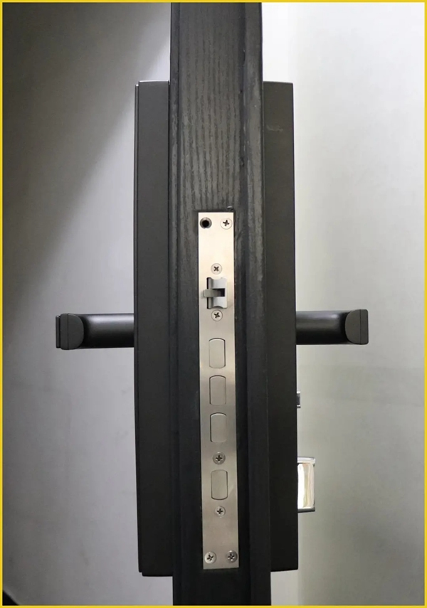 顏值超群，內(nèi)在有料！行業(yè)權(quán)威媒體拆機(jī)測(cè)評(píng)KUB-KX9智能鎖!