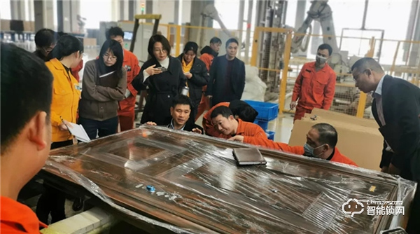 董事長王躍斌深入王力“未來工廠”，高標準檢核質量細節