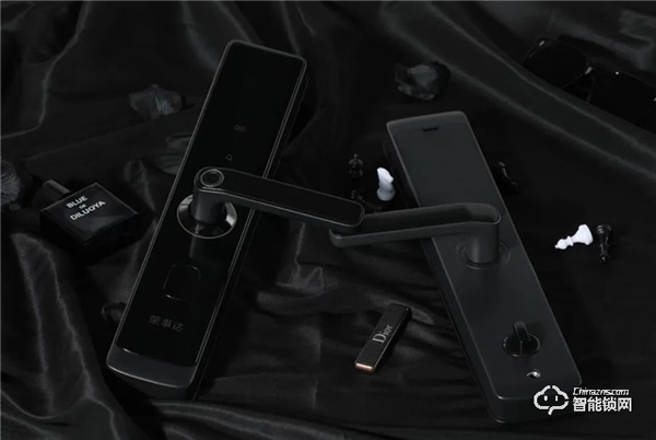 榮事達智能鎖‖一戶七人下樓做核酸，全部忘帶鑰匙！建議安裝智能鎖！